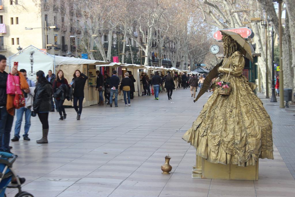 Stopbarcelona Universidad Apartments 外观 照片